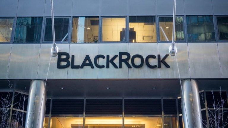 Blackrock Believes Bitcoin’s Investment Case Holds Despite 50% Drop