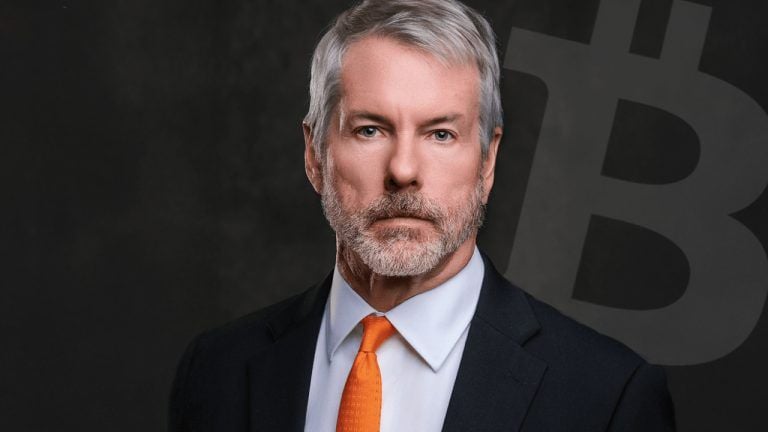 Saylor Hoards $3 Billion in Cash as Strategy’s $55 Billion Bitcoin Bet Sinks $9.9 Billion Underwater
