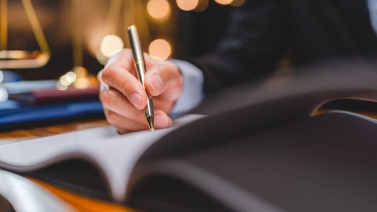 Over 15 Crypto Firms Seek Bank Licenses Amid Regulatory Softening